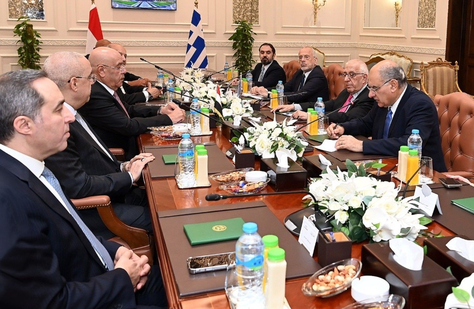 المستشار هشام بدوي يلتقي رئيس البرلمان اليوناني.. ويؤكد على تعزيز الشراكة الاستراتيجية بين البلدين - الخليج الان