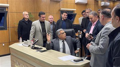 محافظ الدقهلية يتابع من مركز الشبكة الوطنية تنفيذ قرار غلق المحال العامة لمدة شهر - الخليج الان