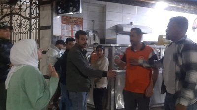 حملة تفتيشية لمتابعة مواعيد غلق المحال بالخصوص - الخليج الان