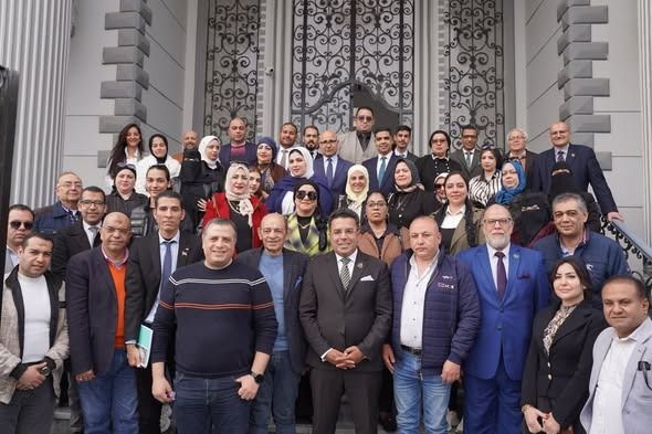 حزب الوعي يطلق «مدرسة الوعي» لتأهيل 600 كادر شاب وتدشين «برنامج القادة» - الخليج الان