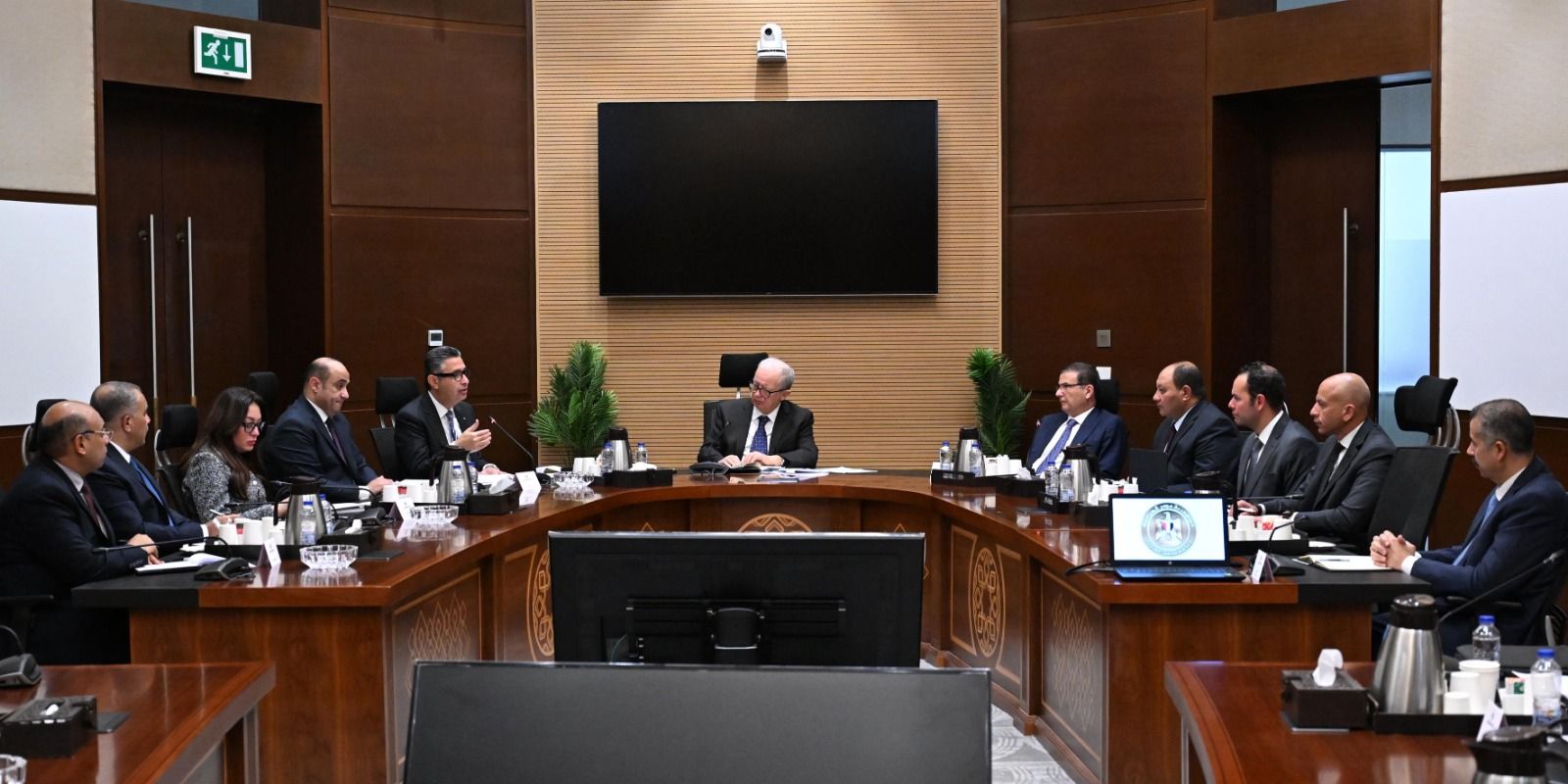 الحكومة:توفير وإتاحة السلع الأساسية للمواطنين بالكميات والأسعار المناسبة أولوية - الخليج الان