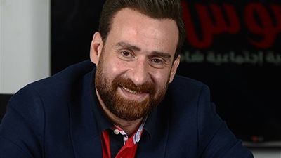 نضال الشافعي: زوجتي توقعت وفاتها وطلبت شراء المدفن قبل أيام من دخولها المستشفى - الخليج الان