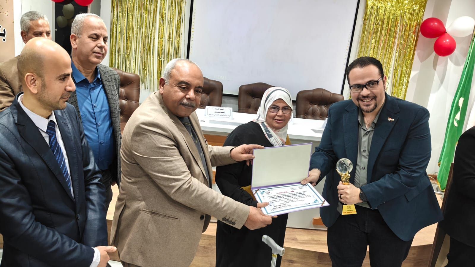 احتفالاً بعيد الأم.. وكيل الصحة بالشرقية يكرم الأمهات المثاليات بالقطاع الصحي - الخليج الان