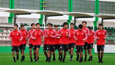 منتخب الناشئين يؤدي تدريبه تحت الأمطار استعداداً لمواجهة ليبيا - الخليج الان