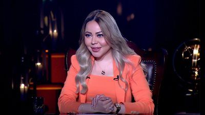 أنا شاهدة على وطنيتك.. أسما إبراهيم تدعم زوجها رجل الأعمال محمد الخشن - الخليج الان
