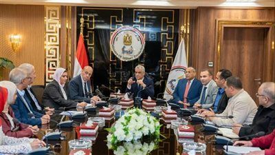 مواجهة الشائعات أولوية..وزير الإنتاج الحربي يضع خارطة طريق لتطوير الخطاب الإعلامي - الخليج الان