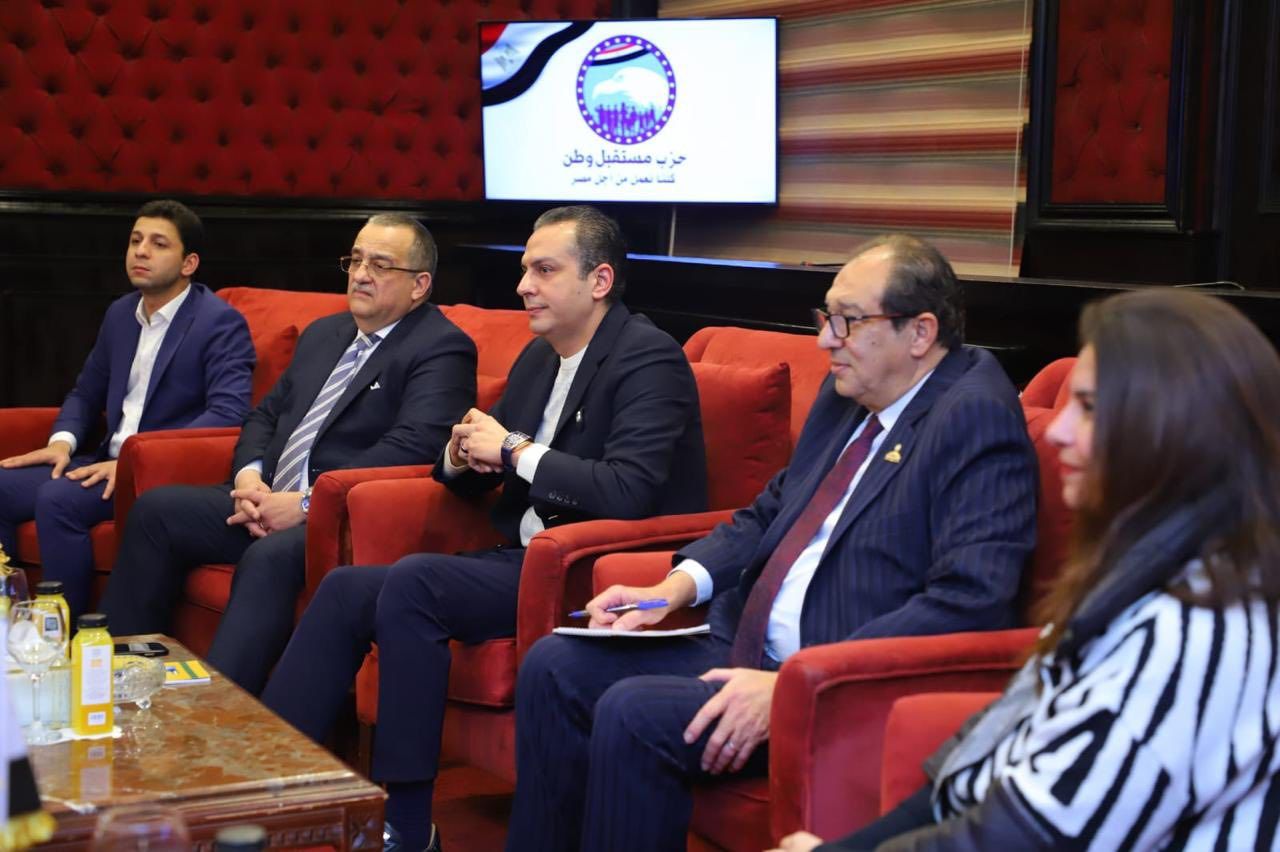 حزب مستقبل وطن يستقبل وفدًا من السفارة الأمريكية لبحث تطورات الأوضاع الإقليمية وتداعياتها - الخليج الان