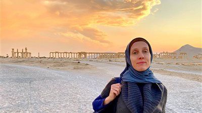 «مطاردة مثيرة في شوارع العراق».. التفاصيل الكاملة لاختطاف صحفية أمريكية في بغداد - الخليج الان