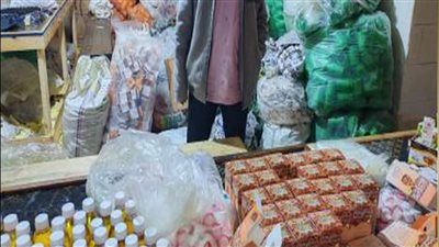 مصنع غير مرخص.. ضبط 13 ألف عبوة زيوت مغشوشة و5 أطنان خامات مجهولة بالقطامية - الخليج الان