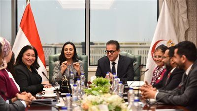 وزيرا الصحة والتضامن الاجتماعي يشهدان توقيع مذكرة تفاهم لتقديم خدمات طبية للسيدات تحت شعار “اسبقي بخطوة” - الخليج الان