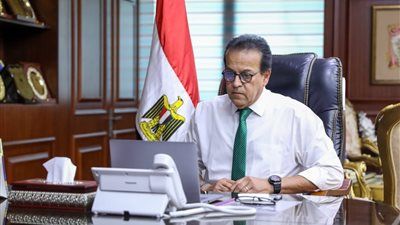 وزير الصحة يتابع التداعيات الصحية للتقلبات الجوية ويؤكد: لا وفيات واستقرار الحالية الصحية للعدد القليل من المصابين - الخليج الان