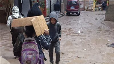 بعد سقوط الأمطار.. حقيقة تعميم تعطيل الدراسة غدا الخميس في جميع المدارس بالمحافظات - الخليج الان