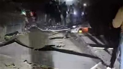 بسبب حالة الطقس السيئ..إصابة بائع فول سقطت علية لوحة اعلانات بالمنيا - الخليج الان