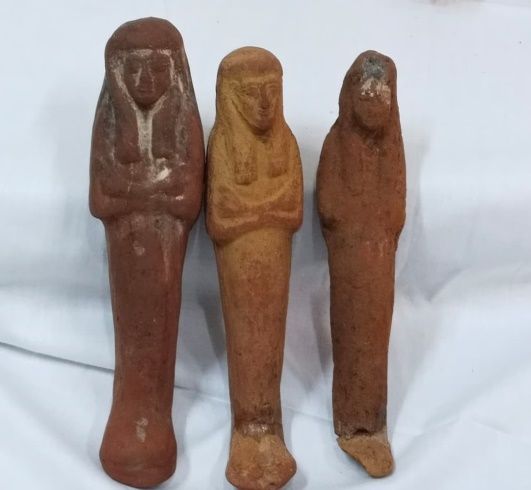 كنوز الفراعنة.. ضبط 277 قطعة أثرية بحوزة شخص قبل بيعهم في المنيا - الخليج الان