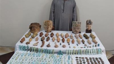 كنوز الفراعنة.. ضبط 277 قطعة أثرية بحوزة شخص قبل بيعهم في المنيا - الخليج الان