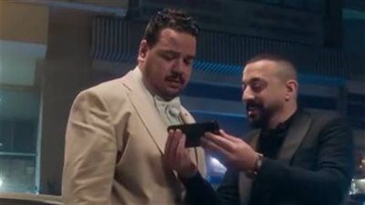 دياب: مصطفى غريب من أهم واشطر الممثلين اللي اشتغلت معاهم والأخير: "أنا كسبت أخ بجد" - الخليج الان