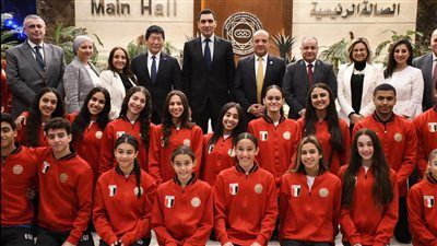 وزير الشباب والرياضة يحفز منتخب الجمباز قبل بطولة أفريقيا - الخليج الان