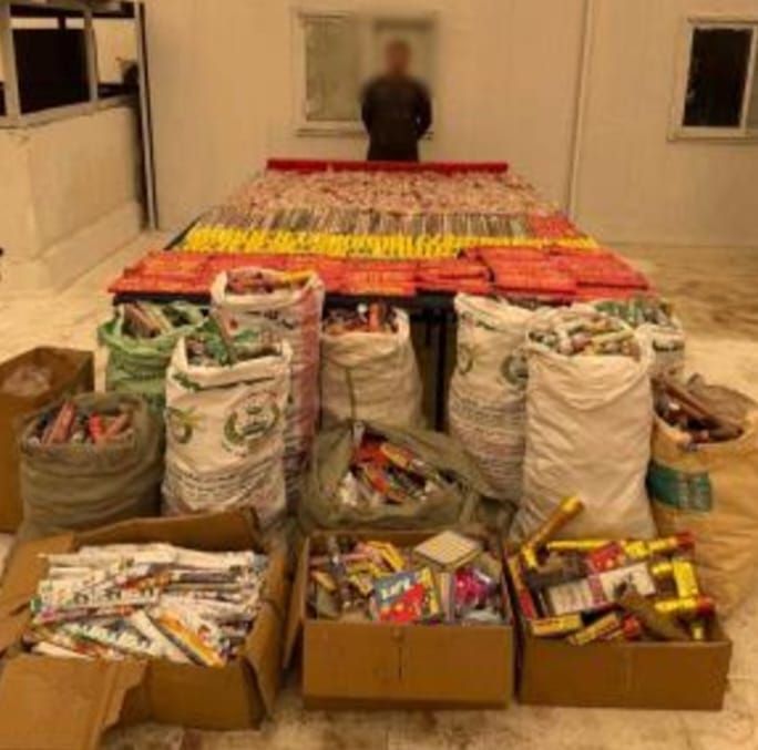 القبض على شخص بحوزته أكثر من مليوني قطعة ألعاب نارية بالقاهرة - الخليج الان