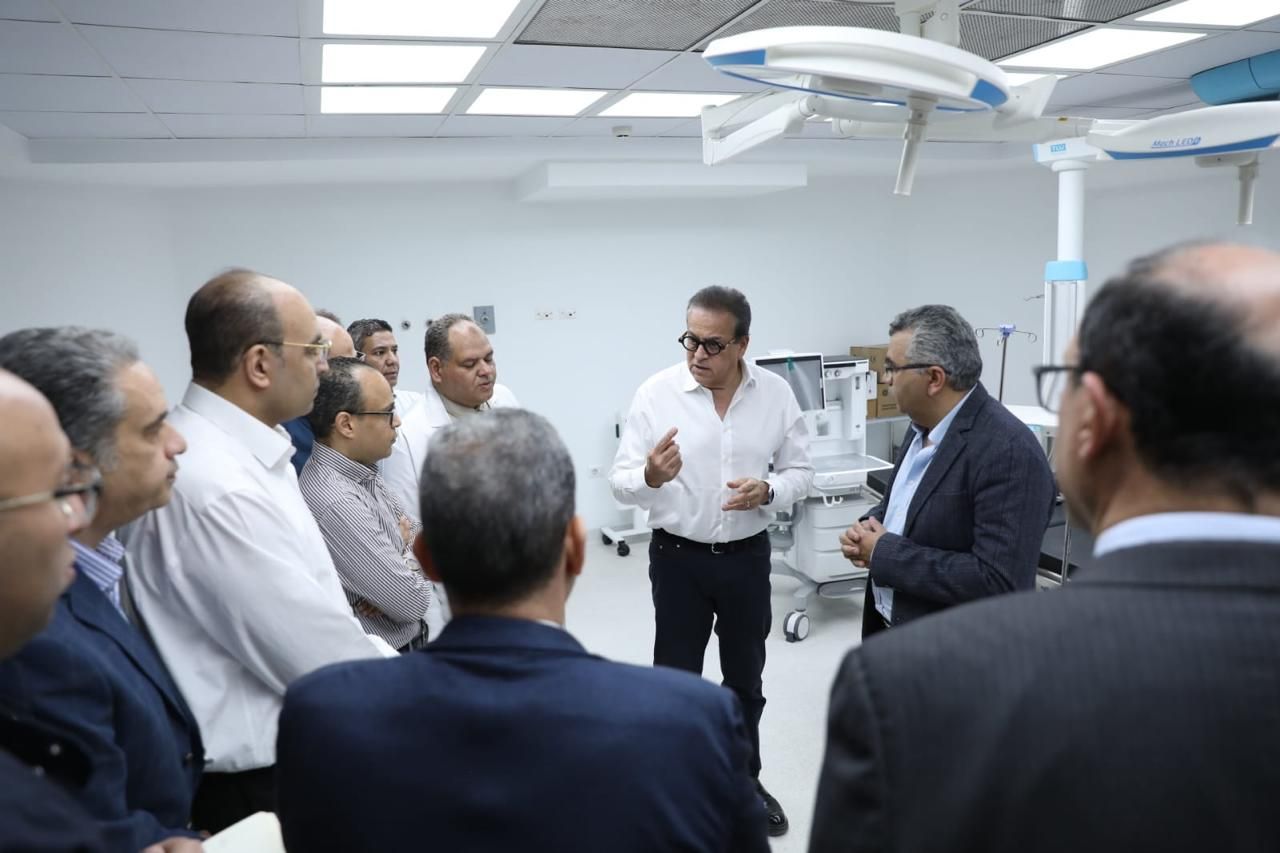 الصحة يتفقد المبنى الجديد بمستشفى صدر العباسية ويوجه بسرعة تجهيزه تمهيداً لافتتاحه خلال أيام - الخليج الان