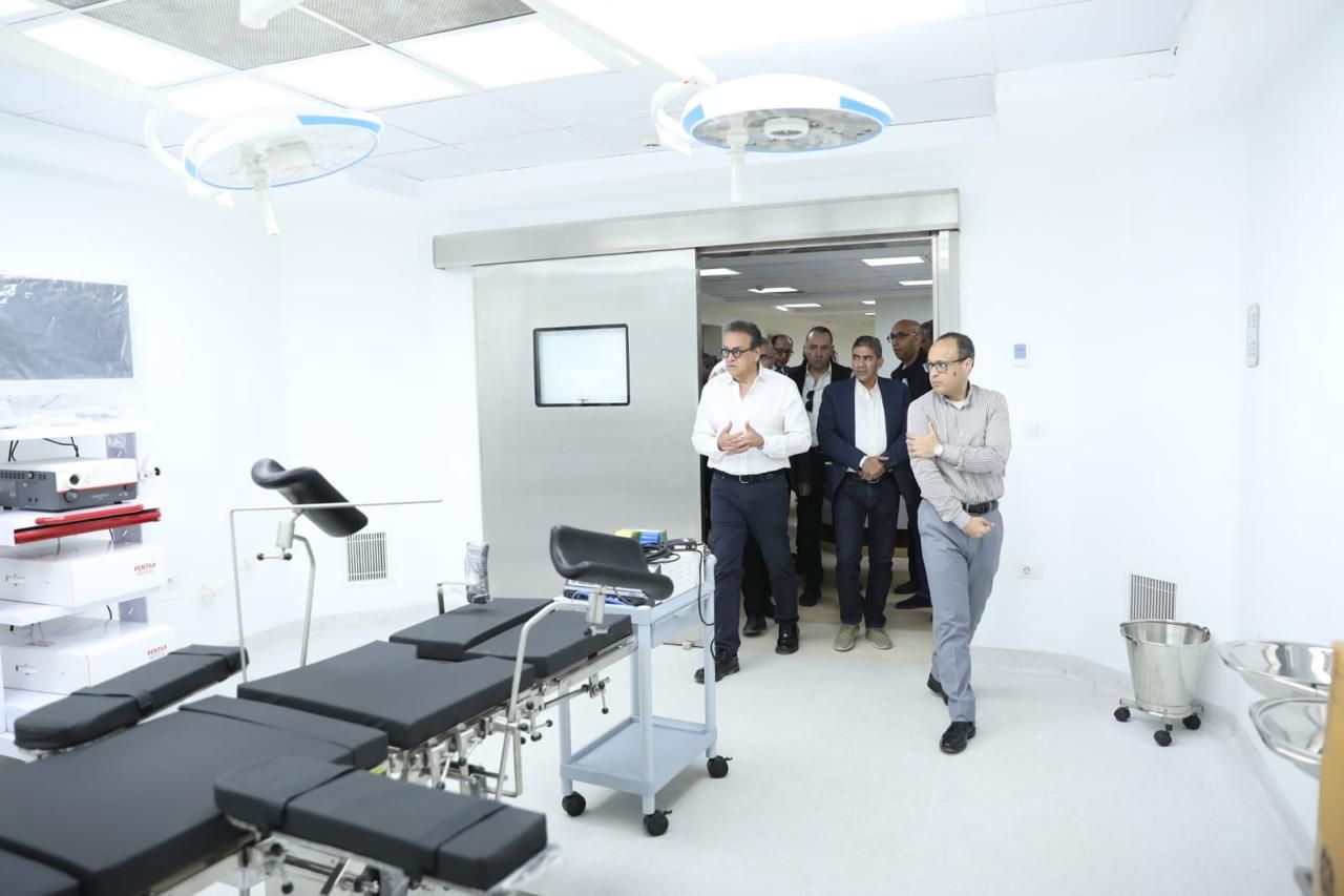 الصحة يتفقد المبنى الجديد بمستشفى صدر العباسية ويوجه بسرعة تجهيزه تمهيداً لافتتاحه خلال أيام - الخليج الان