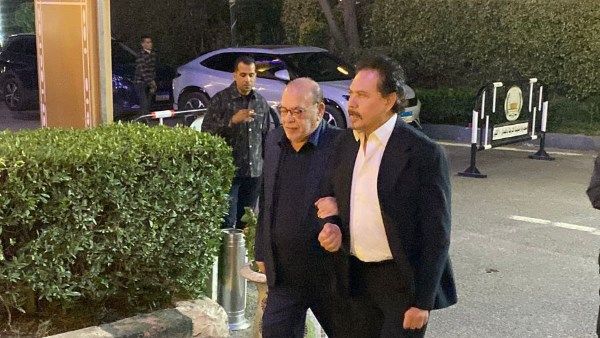 محمد رياض وصلاح عبد الله.. أبرز حضور عزاء والد حاتم صلاح| صور - الخليج الان