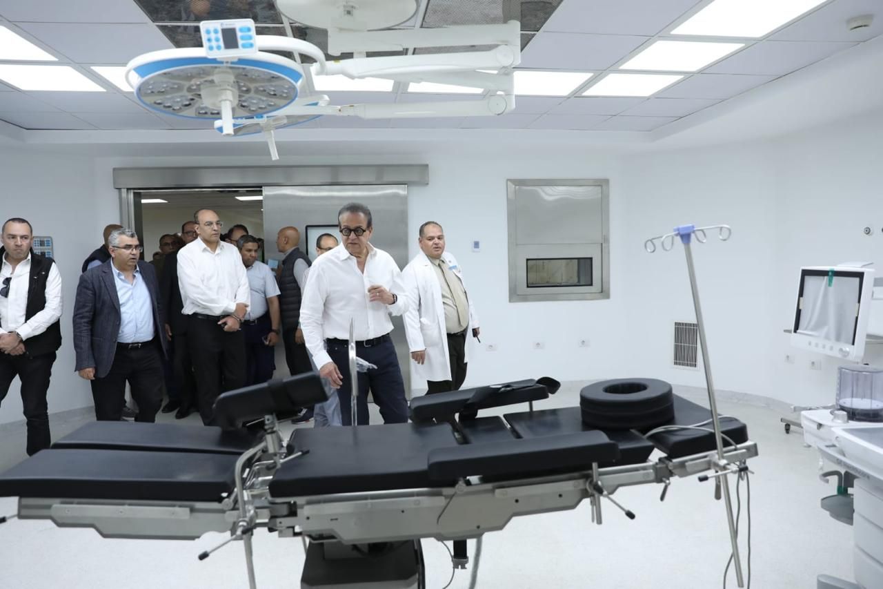 الصحة يتفقد المبنى الجديد بمستشفى صدر العباسية ويوجه بسرعة تجهيزه تمهيداً لافتتاحه خلال أيام - الخليج الان