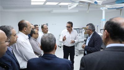 الصحة يتفقد المبنى الجديد بمستشفى صدر العباسية ويوجه بسرعة تجهيزه تمهيداً لافتتاحه خلال أيام - الخليج الان