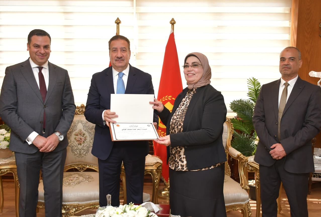 محافظ بورسعيد يكرّم الأمهات المثاليات: نماذج مضيئة في التضحية وصناعة الأجيال - الخليج الان