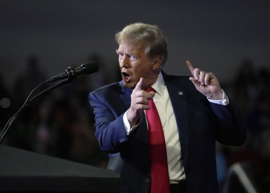 عاجل|ترامب لـ إيران: افتحوا المضيق اللعين أيها الأوغاد المجانين وإلا فستعيشون في الجحيم - الخليج الان