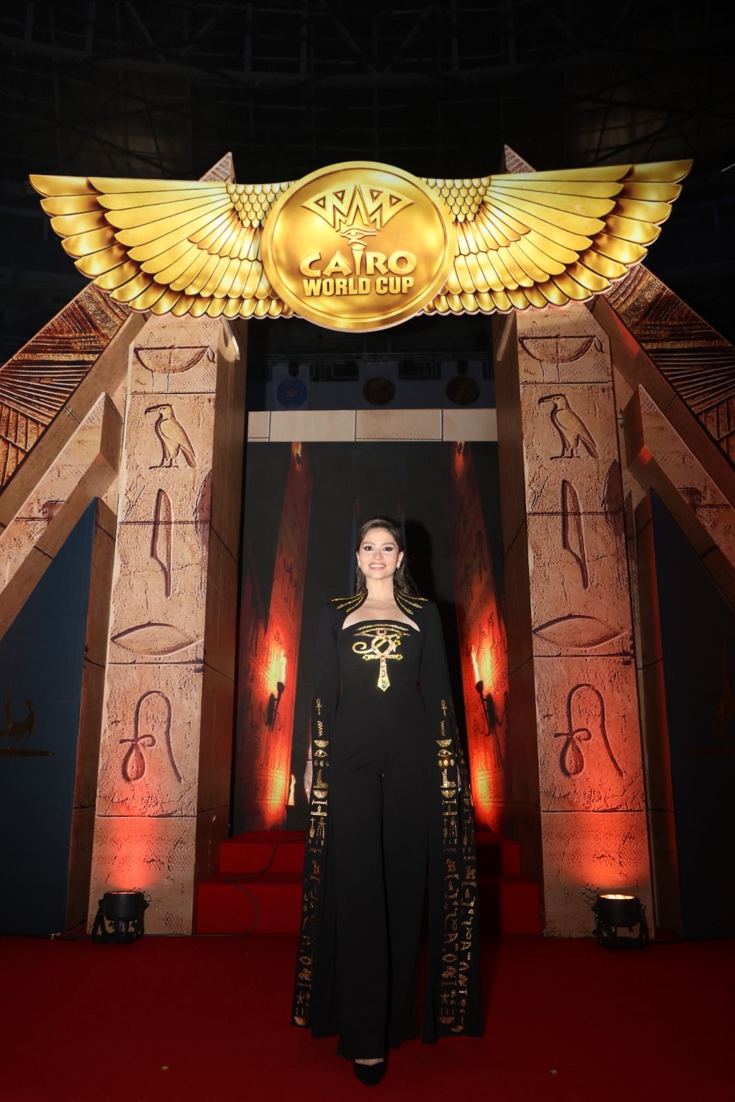 عبلة أحمد تخطف الأنظار في تقديم افتتاح كأس العالم للجمباز الفني بالقاهرة - الخليج الان