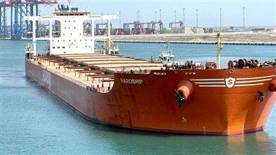 ميناء شرق بورسعيد يستقبل السفينة «MV PAROSHIP» أكبر سفينة صب جاف ترسو في ميناء مصري - الخليج الان