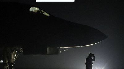 بمسدس وحيد خلف خطوط العدو.. كيف نجا الضابط الأمريكي من "حصار" إيران؟ - الخليج الان