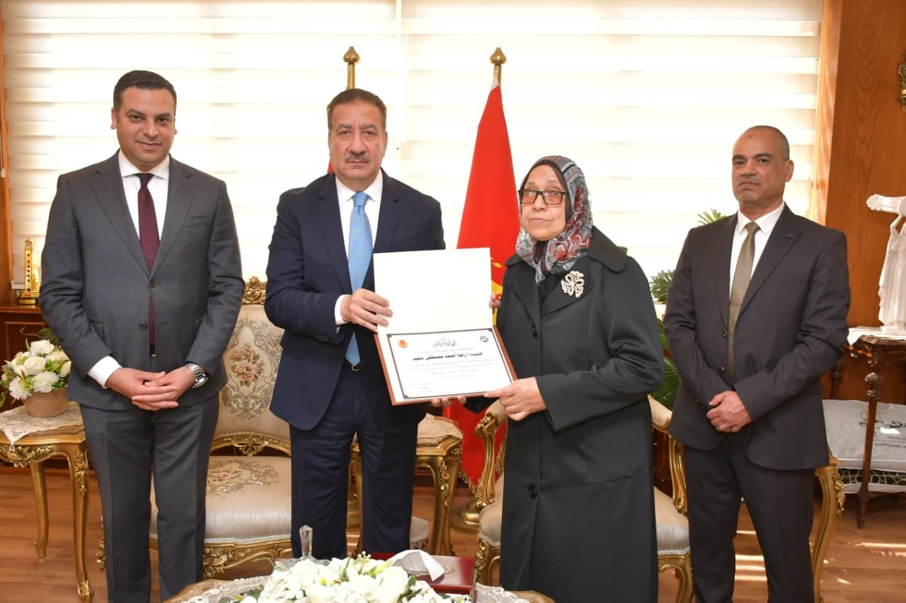 محافظ بورسعيد يكرّم الأمهات المثاليات: نماذج مضيئة في التضحية وصناعة الأجيال - الخليج الان