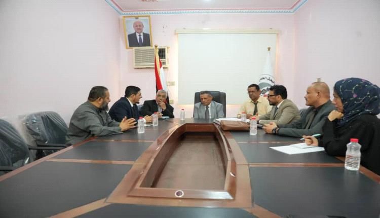 اجتماع حكومي يناقش مشروع المدينة الجامعية الطبية بعدن