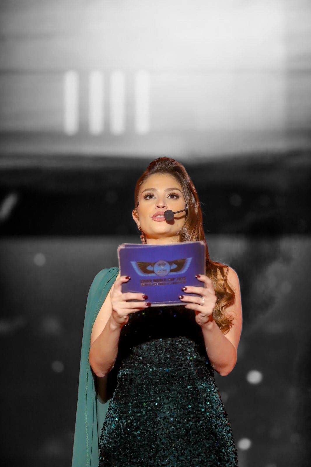 عبلة أحمد تخطف الأنظار في تقديم افتتاح كأس العالم للجمباز الفني بالقاهرة - الخليج الان