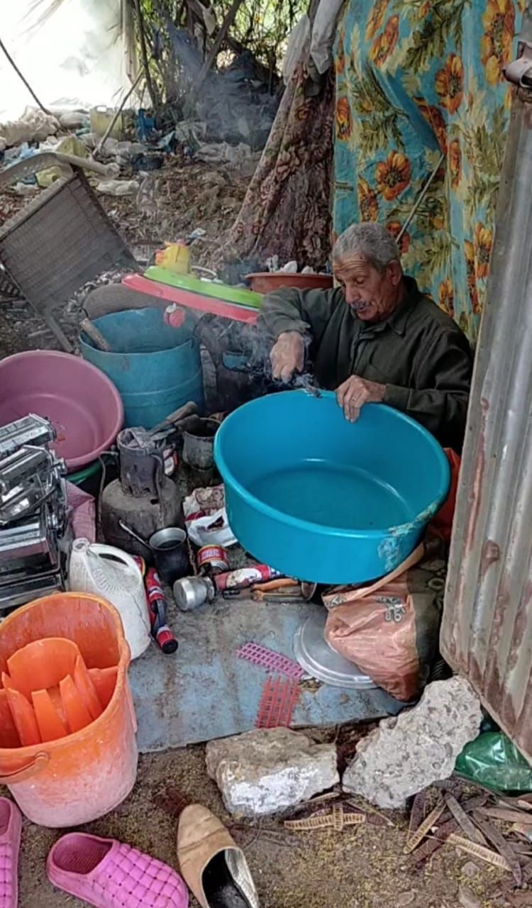 الجاهز يهدد المهنة .. لحامو البلاستيك تحت لهيب الانقراض مع ظهور الميكنة الحديثة - الخليج الان