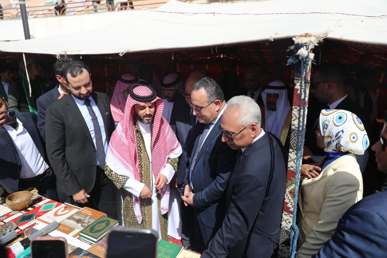 على هامش اليوبيل الذهبي لجامعة المنيا.. وزير التعليم العالي والمحافظ المنيا ورئيس الجامعة يشهدون ختام فعاليات "ملتقى الحضارات - الخليج الان