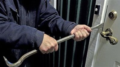 سقوط لص أثناء تسلق عقار بالتجمع الخامس بعد كشف فيديو متداول - الخليج الان