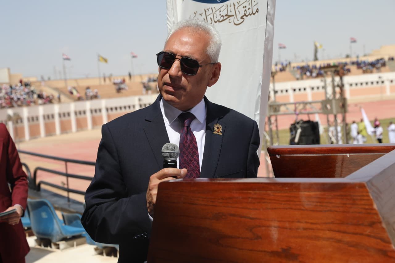 على هامش اليوبيل الذهبي لجامعة المنيا.. وزير التعليم العالي والمحافظ المنيا ورئيس الجامعة يشهدون ختام فعاليات "ملتقى الحضارات - الخليج الان