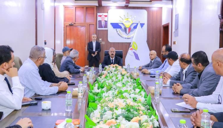 وزير النقل : المرحلة الراهنة تتطلب مضاعفة الجهود وتكامل الأدوار للنهوض بقطاع الطيران