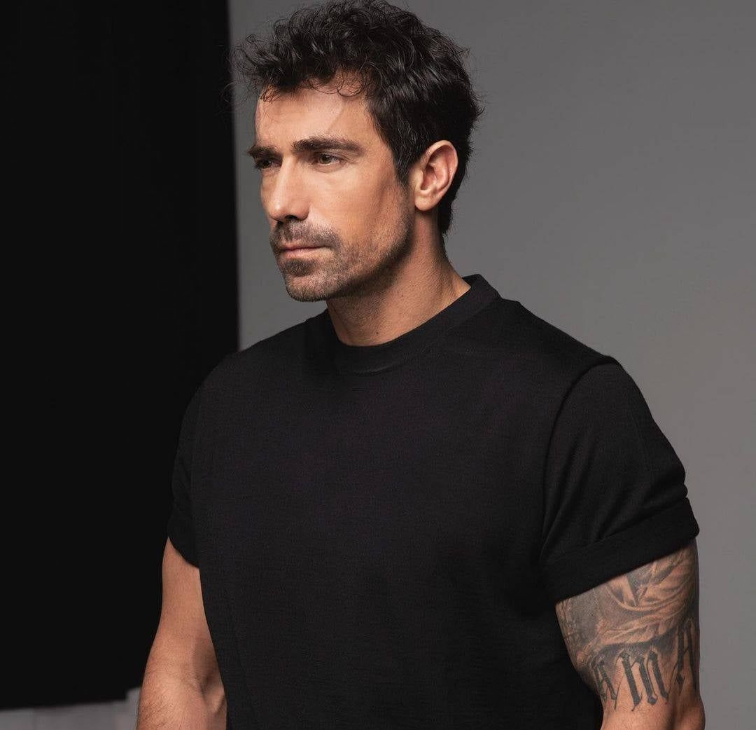 بطل مسلسل حب أبيض وأسود.. القبض على الممثل التركي إبراهيم تشيليكول في تهمة تعاطي المخدرات - الخليج الان