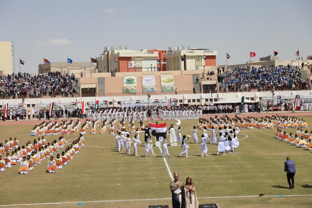 على هامش اليوبيل الذهبي لجامعة المنيا.. وزير التعليم العالي والمحافظ المنيا ورئيس الجامعة يشهدون ختام فعاليات "ملتقى الحضارات - الخليج الان