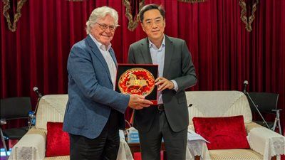 رئيس مهرجان القاهرة السينمائي الدولي يبحث شراكة إعلامية موسعة مع مجموعة الصين للإعلام - الخليج الان