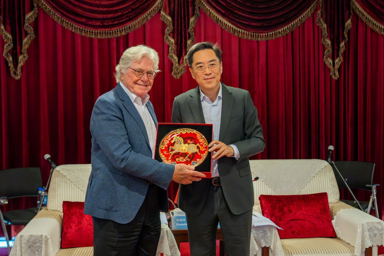 رئيس مهرجان القاهرة السينمائي الدولي يبحث شراكة إعلامية موسعة مع مجموعة الصين للإعلام - الخليج الان