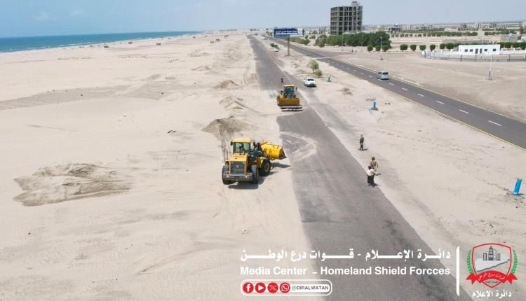 درع الوطن ترفع خطر الكثبان عن طريق عدن – أبين