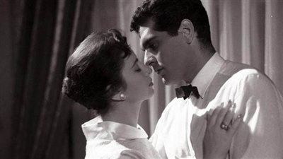 خدعة تحولت إلى أشهر قصة حب.. تفاصيل أول لقاء بين عمر الشريف وفاتن حمامة - الخليج الان