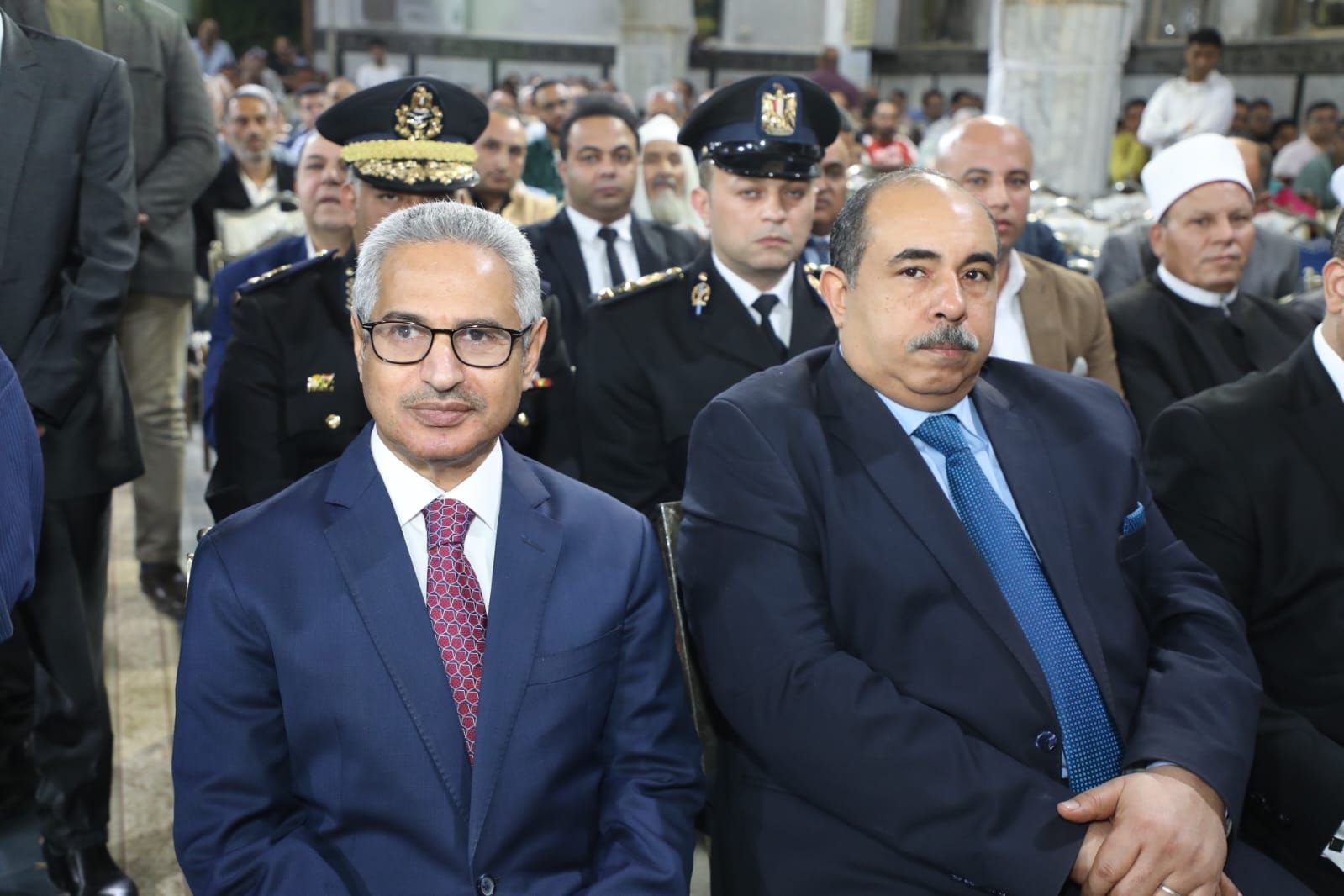 محافظ بني سويف وقيادات المحافظة يشهدون قداس عيد القيامة المجيد بمطرانية ببا - الخليج الان