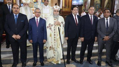 محافظ بني سويف وقيادات المحافظة يشهدون قداس عيد القيامة المجيد بمطرانية ببا - الخليج الان
