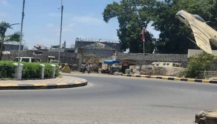 إجماع عسكري وأمني على بقاء معسكر بدر… ودعوات لتغليب المصلحة العامة وتعزيز الاستقرار في عدن