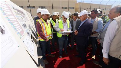 وزير النقل: وصول 30 قطارًا للعمل في مشروع مونوريل غرب النيل - الخليج الان